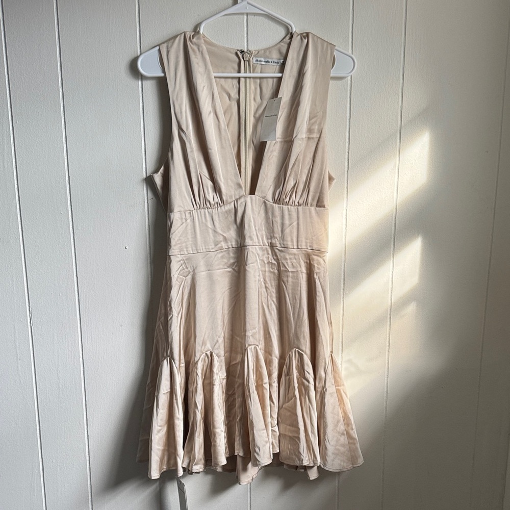 Abercrombie & Fitch Emerson bubble hem satin mini dress Sz M